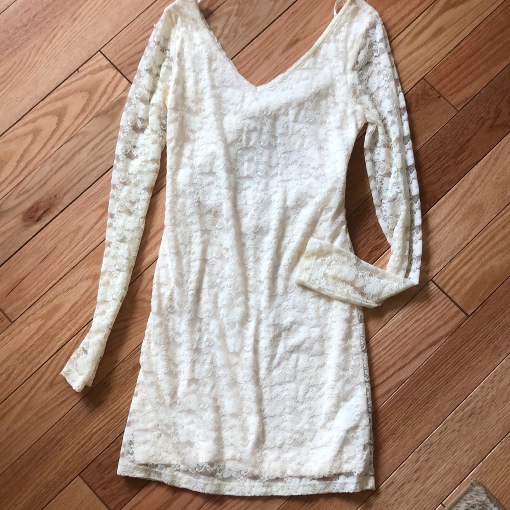 🆕💠 Lace Ivory / White Dress 💠
